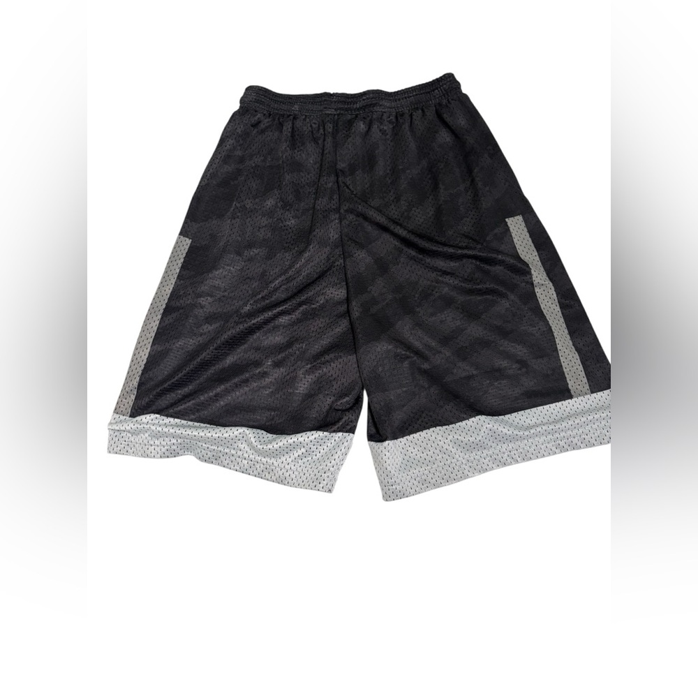Dynamic Black and Gray Men's Mesh Basketball Shorts
